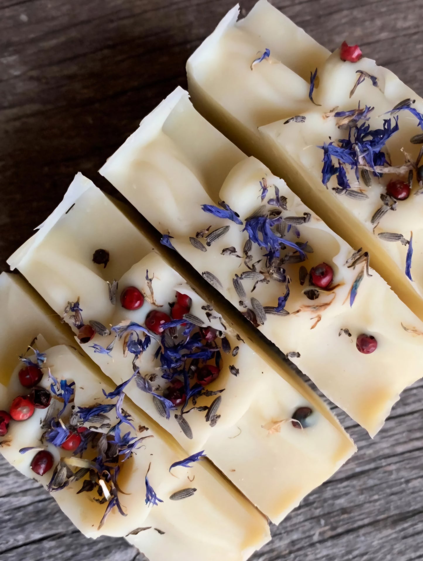 Vegan Lavender Soap - Natural Soap with Essential Oils - Made in Canada