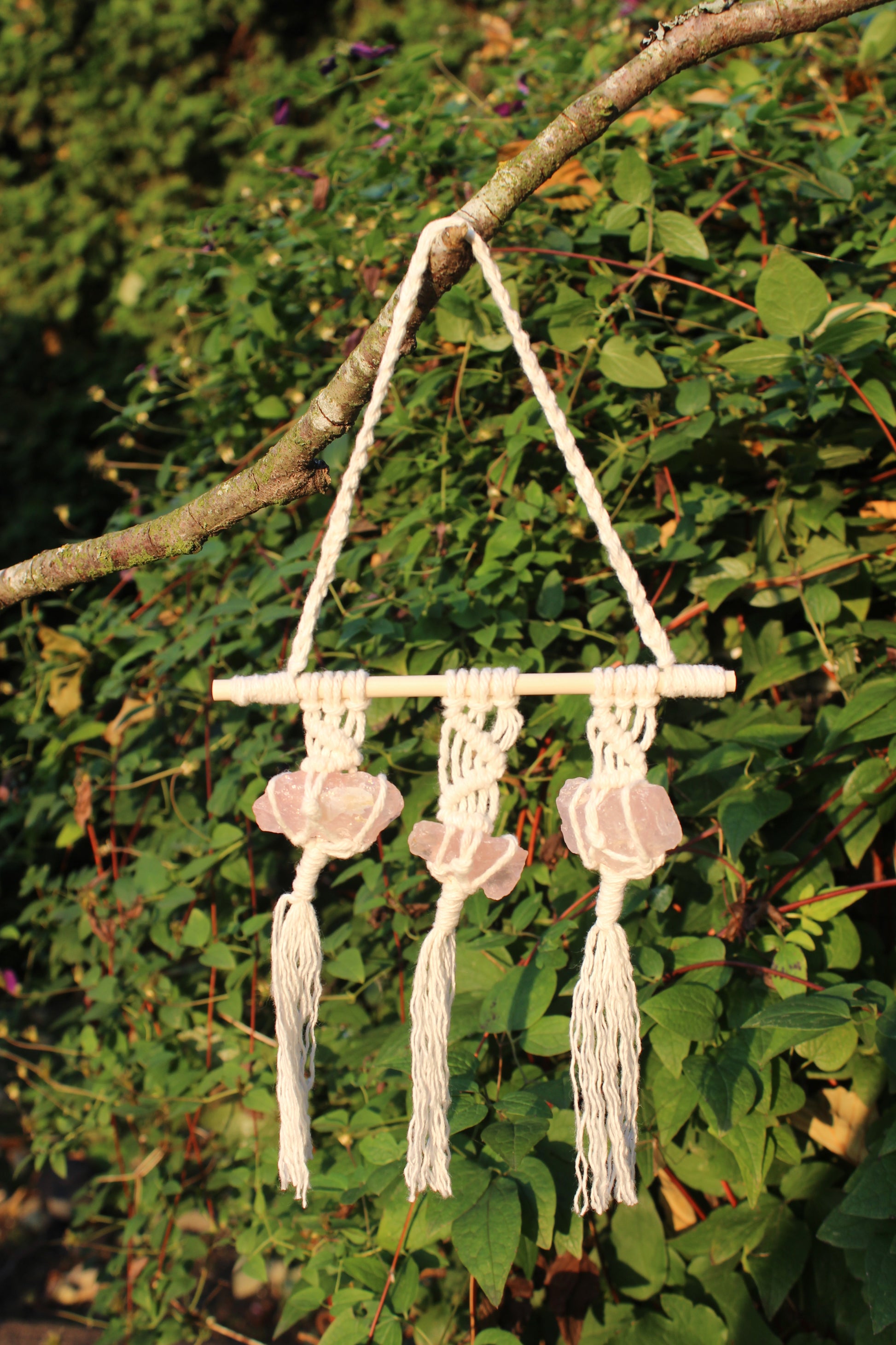 Rose Quartz decor, macarme rose quartz, love stone, willowhomedecor.ca 